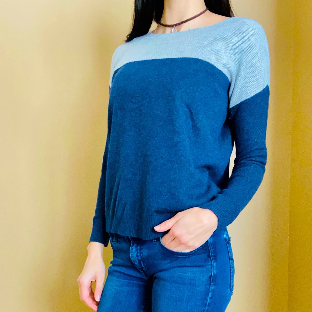 ✨4/$20: JOIE Super Soft Colorblock Sweater